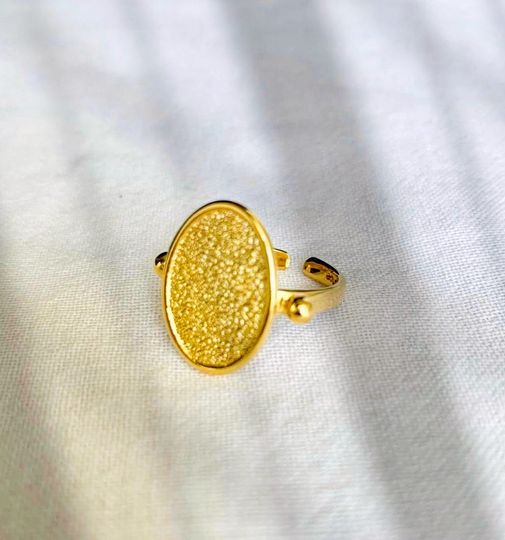 OVAL RING