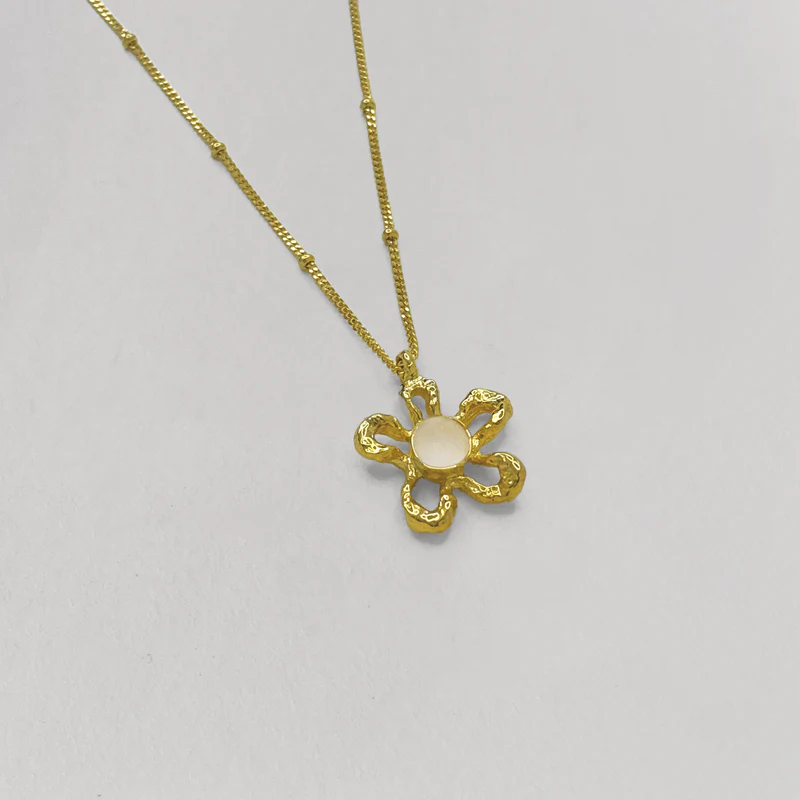 ANIKA NECKLACE
